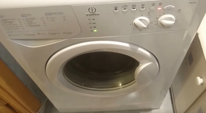 Ремонт стиральной машины Indesit wisl 104 в Новосибирске